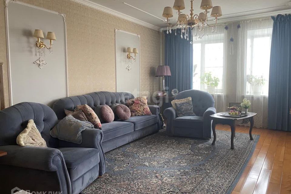 Продаётся 3-комнатная квартира, 128.7 м²
