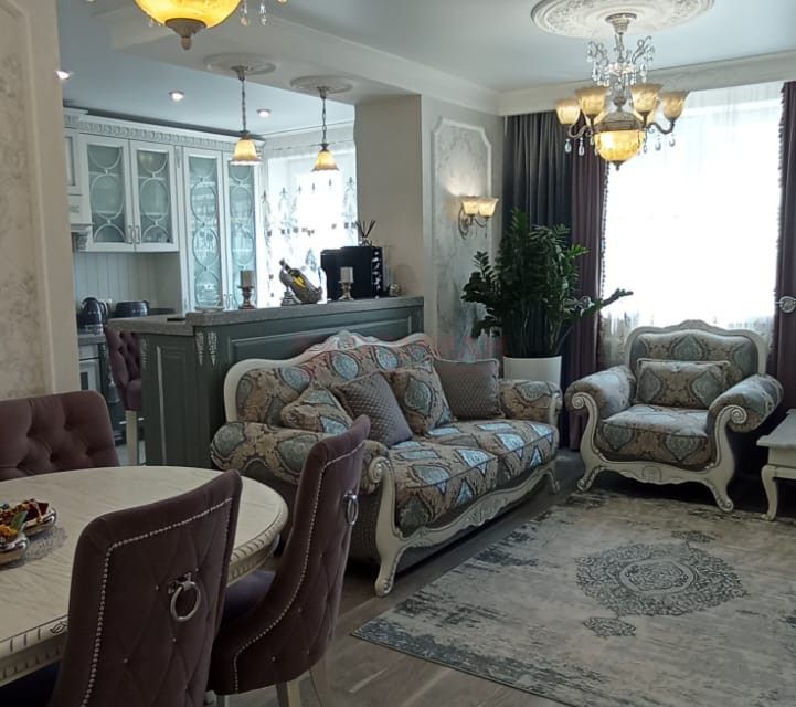 Продаётся 3-комнатная квартира, 112 м²
