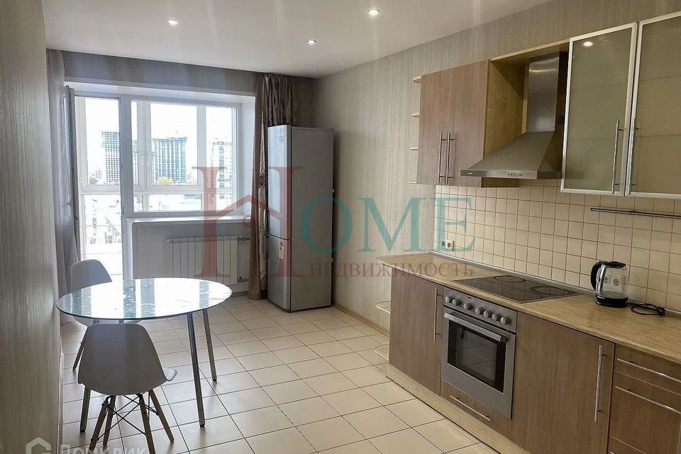 Сдаётся 1-комнатная квартира, 60.9 м²