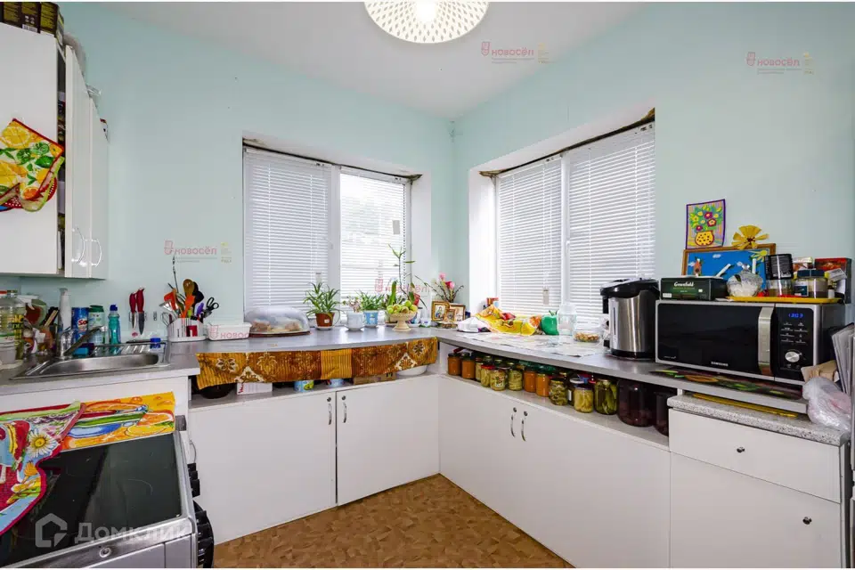Продаётся 2-этажный дом, 244 м²