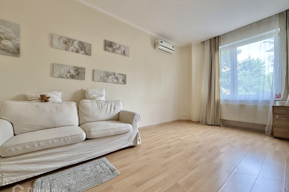 Сдаётся 2-комнатная квартира, 64 м²