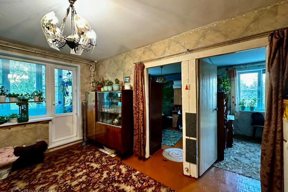 Продаётся 4-комнатная квартира, 59.6 м²