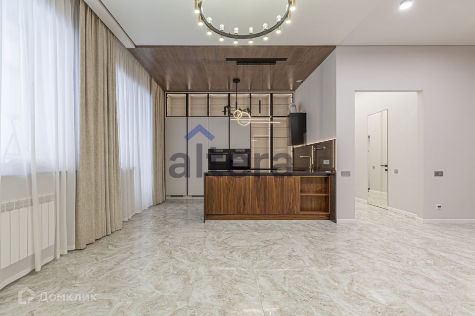 Продаётся 3-комнатная квартира, 131.1 м²