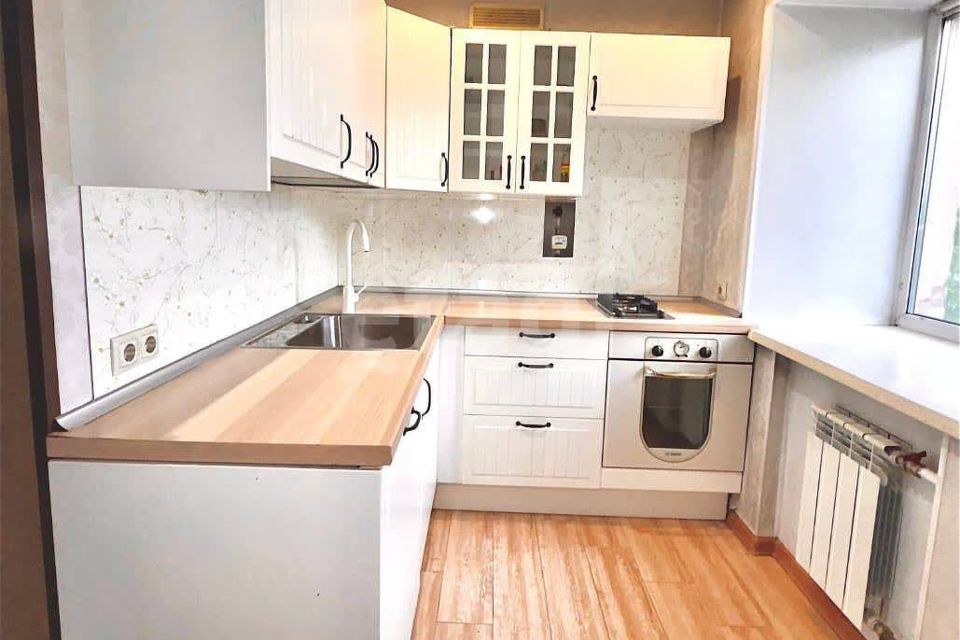 Продаётся 3-комнатная квартира, 57.8 м²