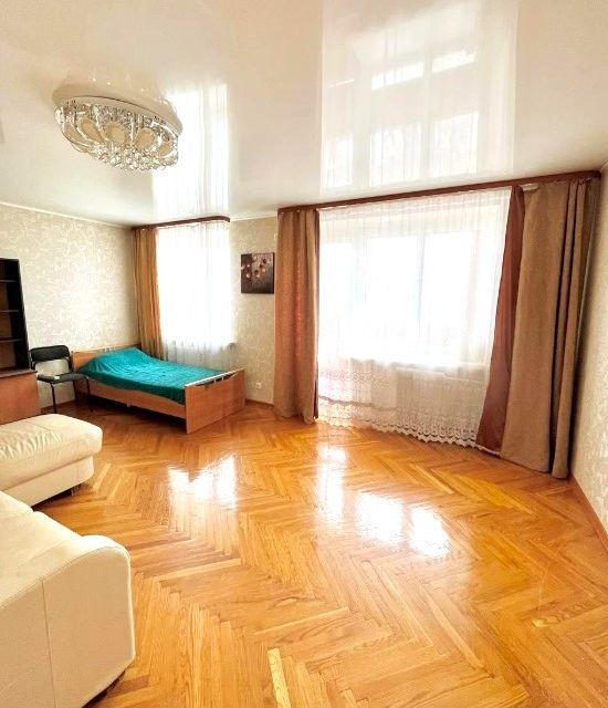 Продаётся 2-комнатная квартира, 56 м²