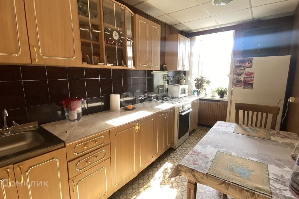 Продаётся 4-комнатная квартира, 93.8 м²