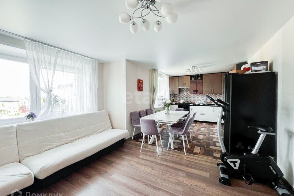 Продаётся 4-комнатная квартира, 107 м²