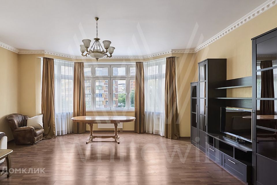 Продаётся 3-комнатная квартира, 128 м²