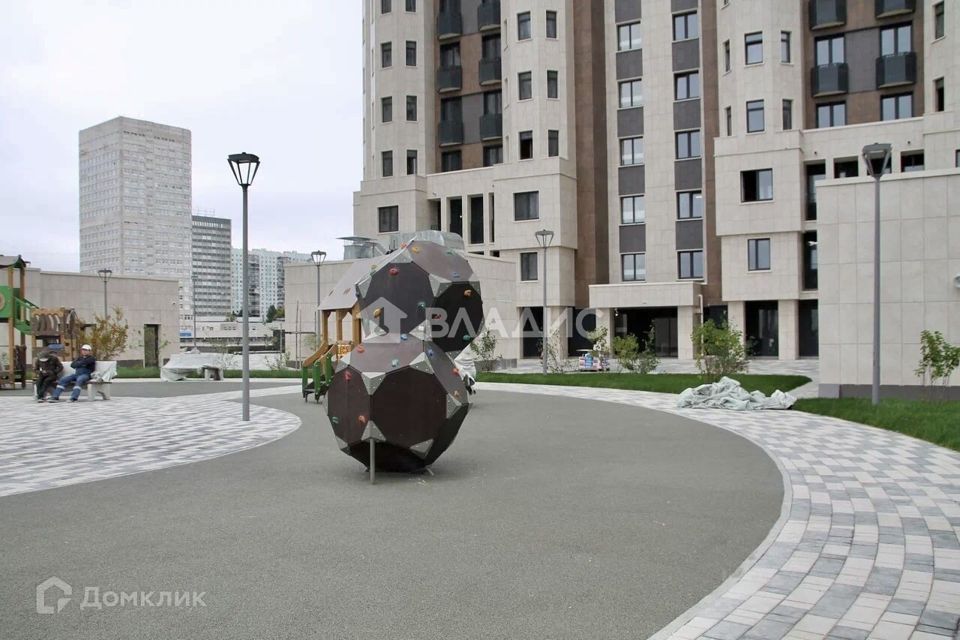 Продаётся 4-комнатная квартира, 171.4 м²