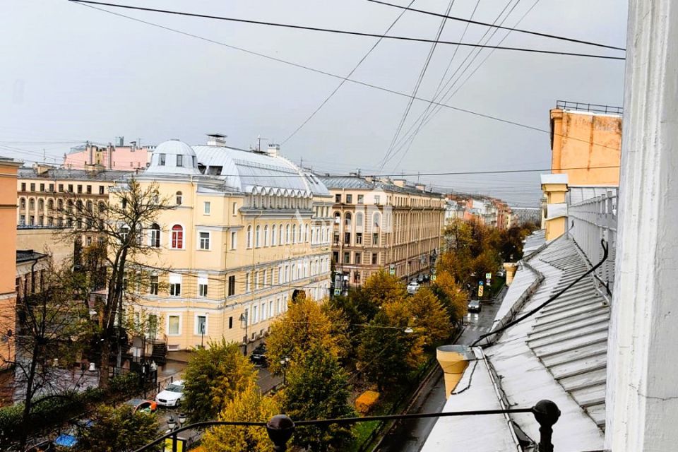 Продаётся 7-комнатная квартира, 355.3 м²