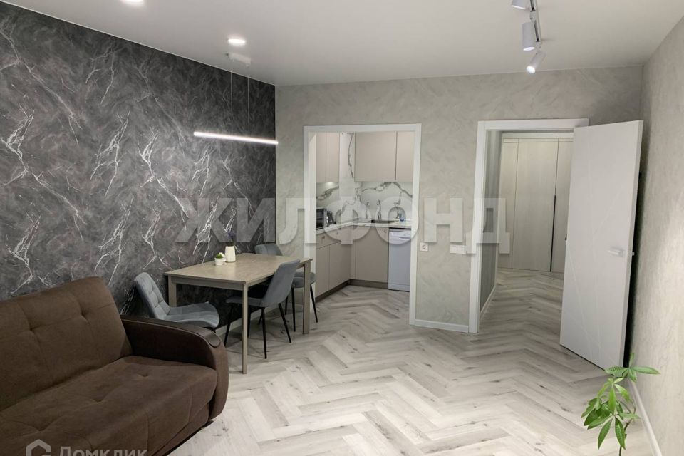 Продаётся 1-комнатная квартира, 62 м²