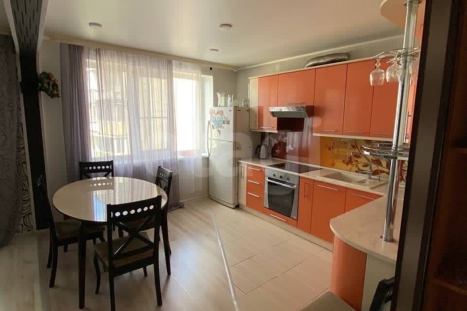 Продаётся 3-комнатная квартира, 70 м²