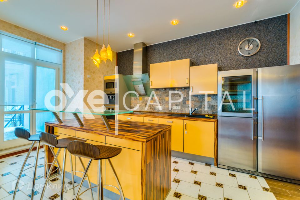 Продаётся 5-комнатная квартира, 450 м²