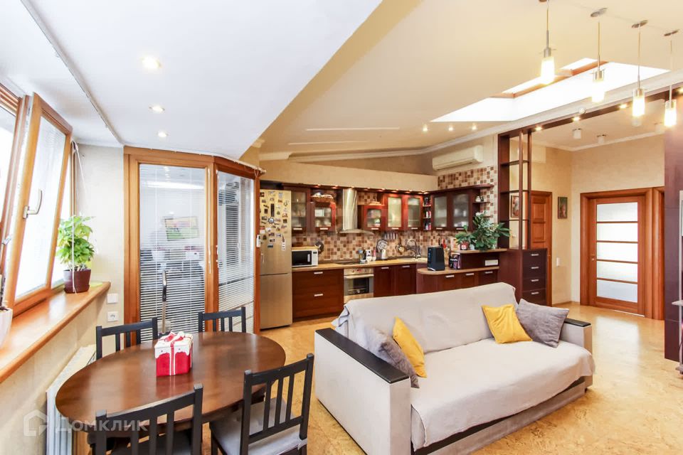 Продаётся 3-комнатная квартира, 64.7 м²
