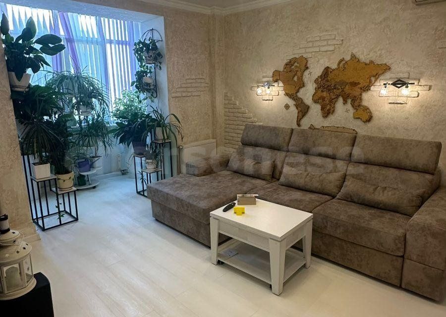 Продаётся 4-комнатная квартира, 102.4 м²