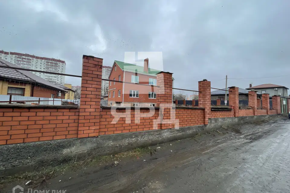 Продаётся 3-этажный дом, 354 м²