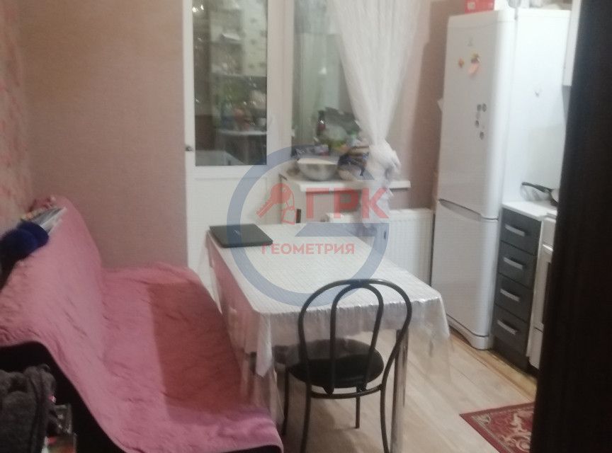 Продаётся 1-комнатная квартира, 37.3 м²