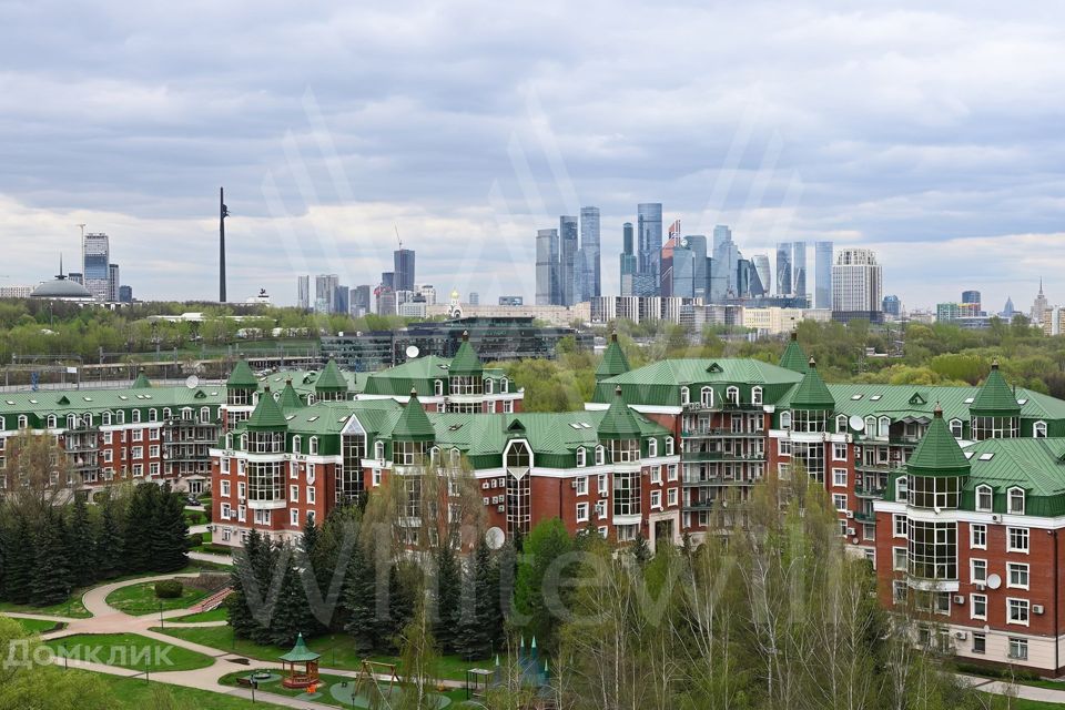 Продаётся 3-комнатная квартира, 101.2 м²