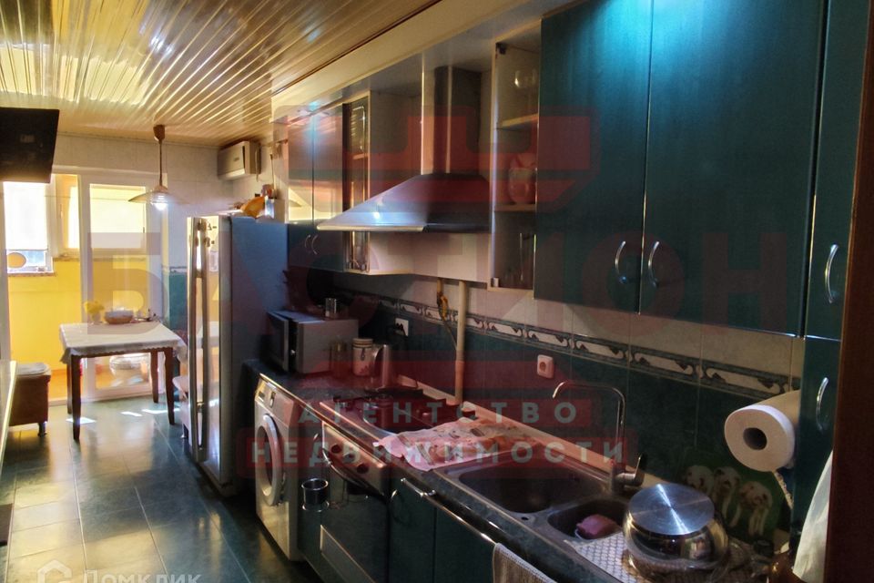 Продаётся 4-комнатная квартира, 99.4 м²