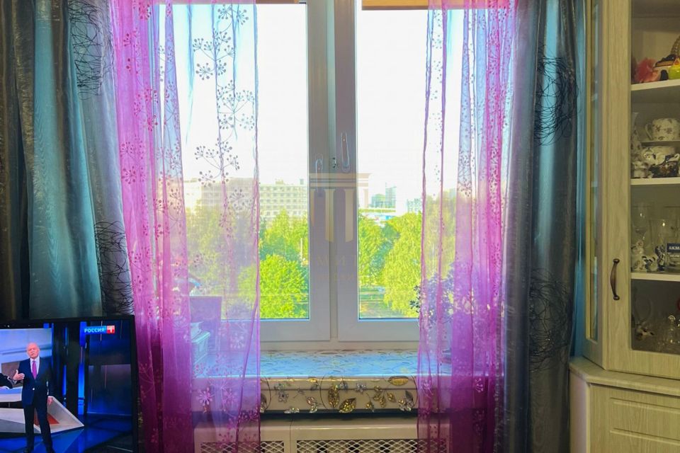 Продаётся 1-комнатная квартира, 54 м²