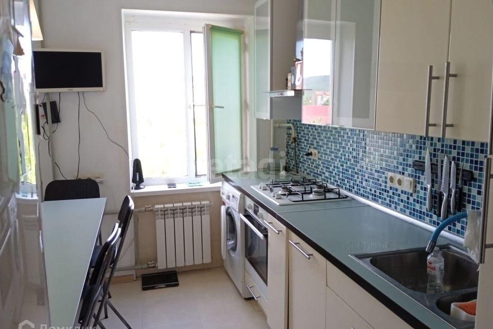 Продаётся 3-комнатная квартира, 57.9 м²