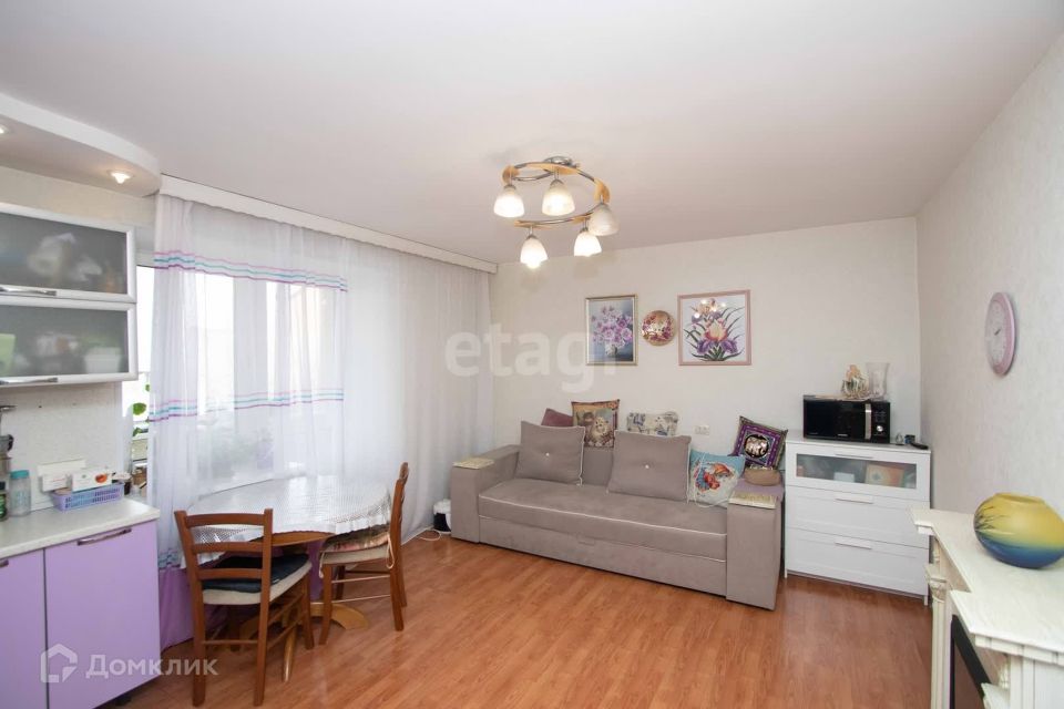 Сдаётся 1-комнатная квартира, 64.7 м²