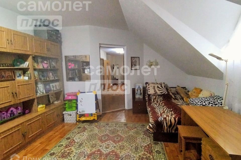 Продаётся 3-комнатная квартира, 108 м²