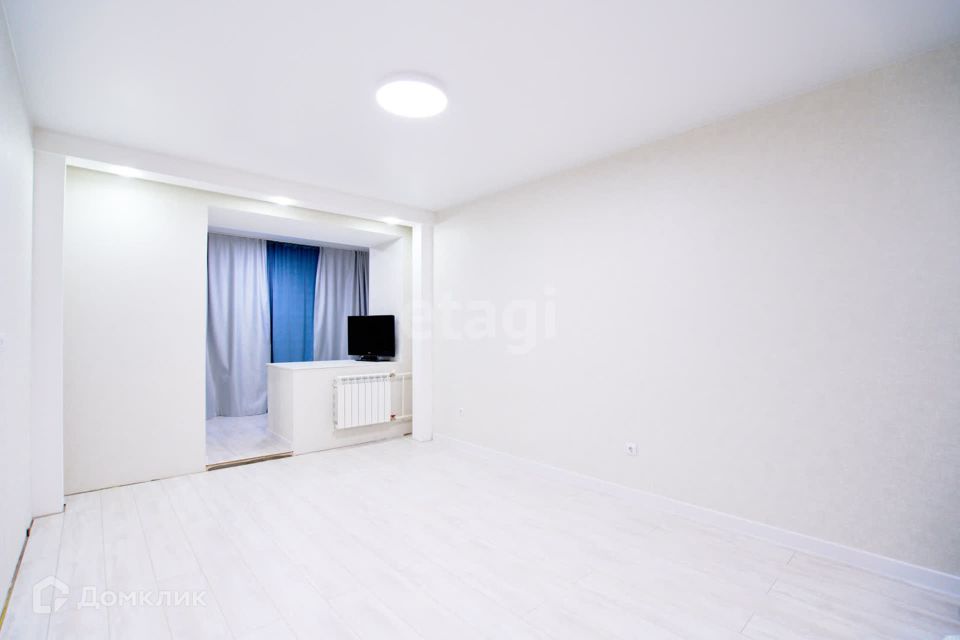 Продаётся 1-комнатная квартира, 54 м²