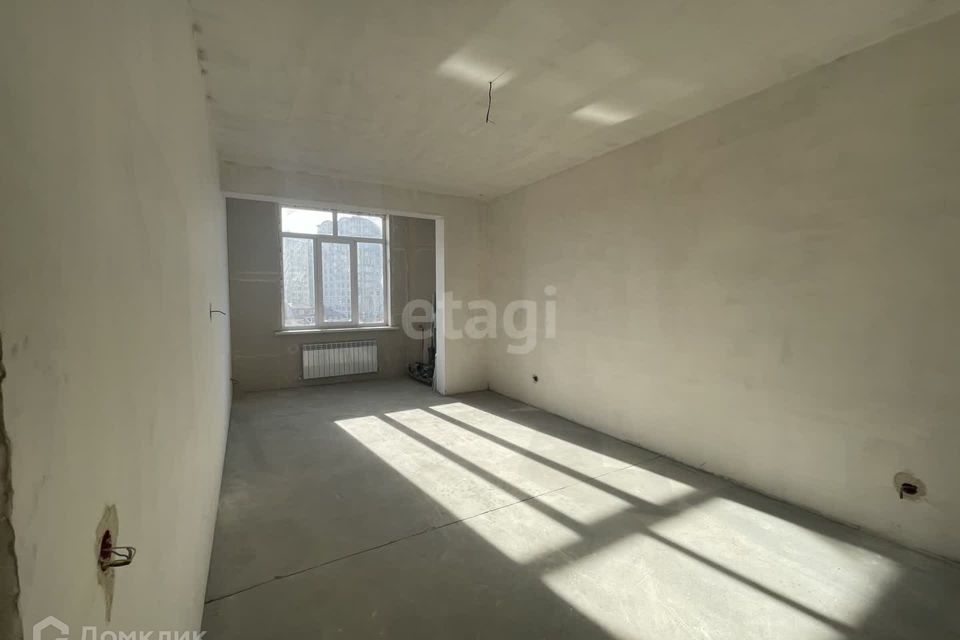 Продаётся 2-комнатная квартира, 82 м²