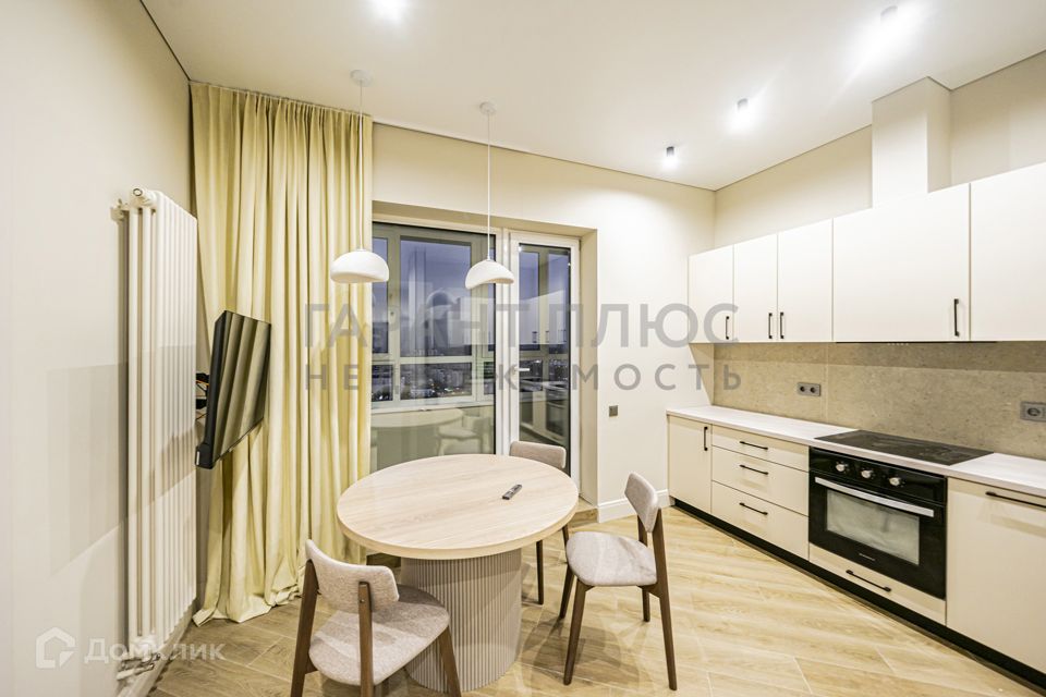 Сдаётся 2-комнатная квартира, 76 м²