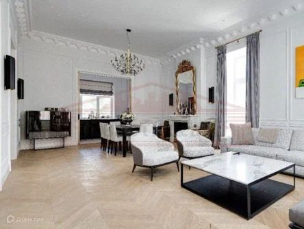 Сдаётся 4-комнатная квартира, 201.1 м²