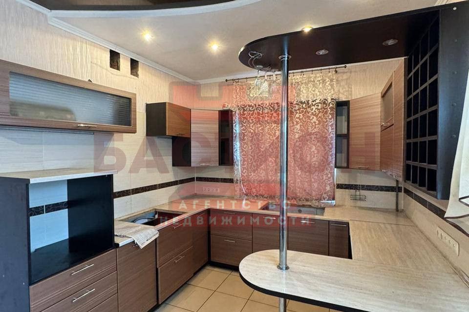 Продаётся 2-этажный дом, 270 м²