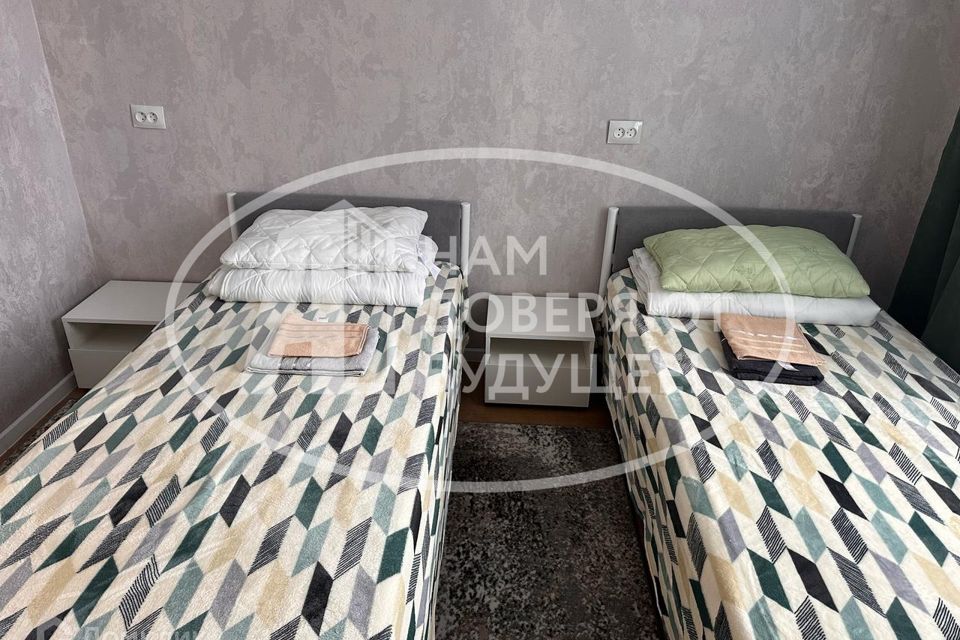 Продаётся 4-комнатная квартира, 100 м²
