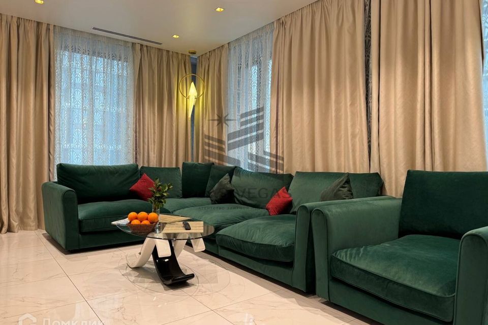 Сдаётся 4-комнатная квартира, 139.7 м²