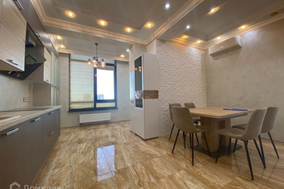 Продаётся 3-комнатная квартира, 106 м²