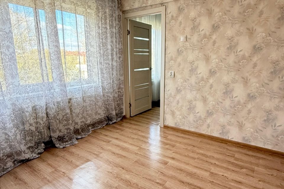 Продаётся 3-комнатная квартира, 48.6 м²