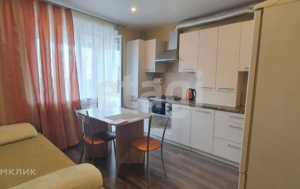 Продаётся 1-комнатная квартира, 42 м²