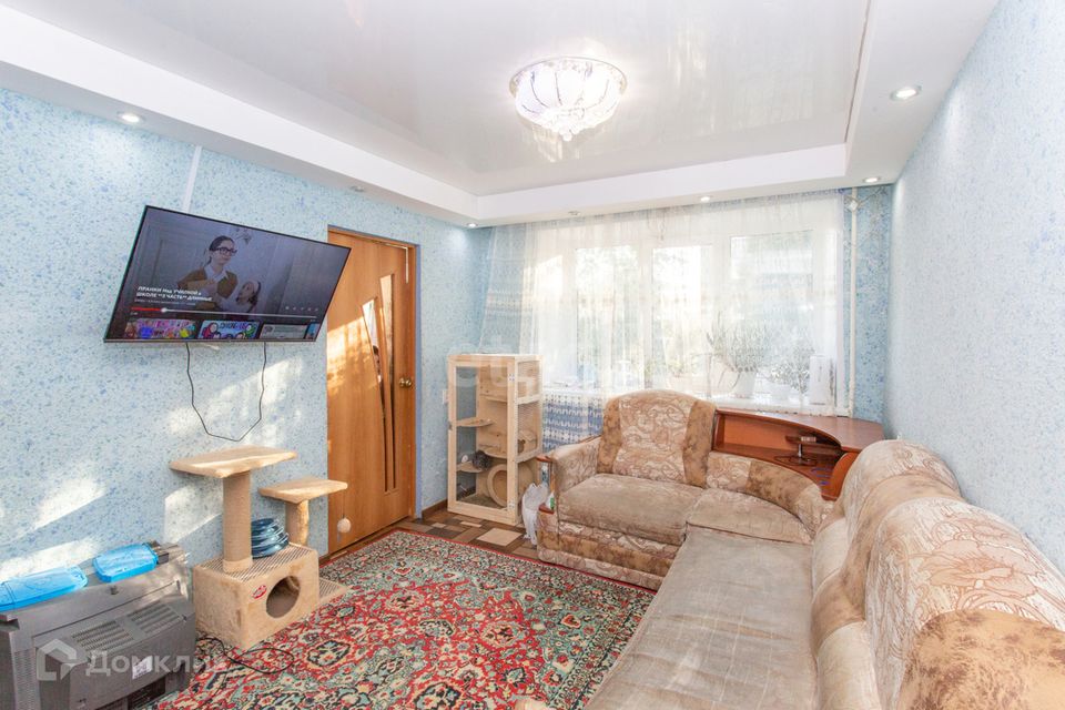 Продаётся 4-комнатная квартира, 59.6 м²