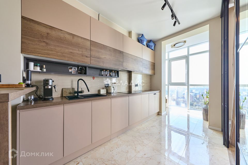 Продаётся 1-комнатная квартира, 55.3 м²