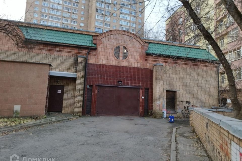 Продаётся машиноместо, 18 м²