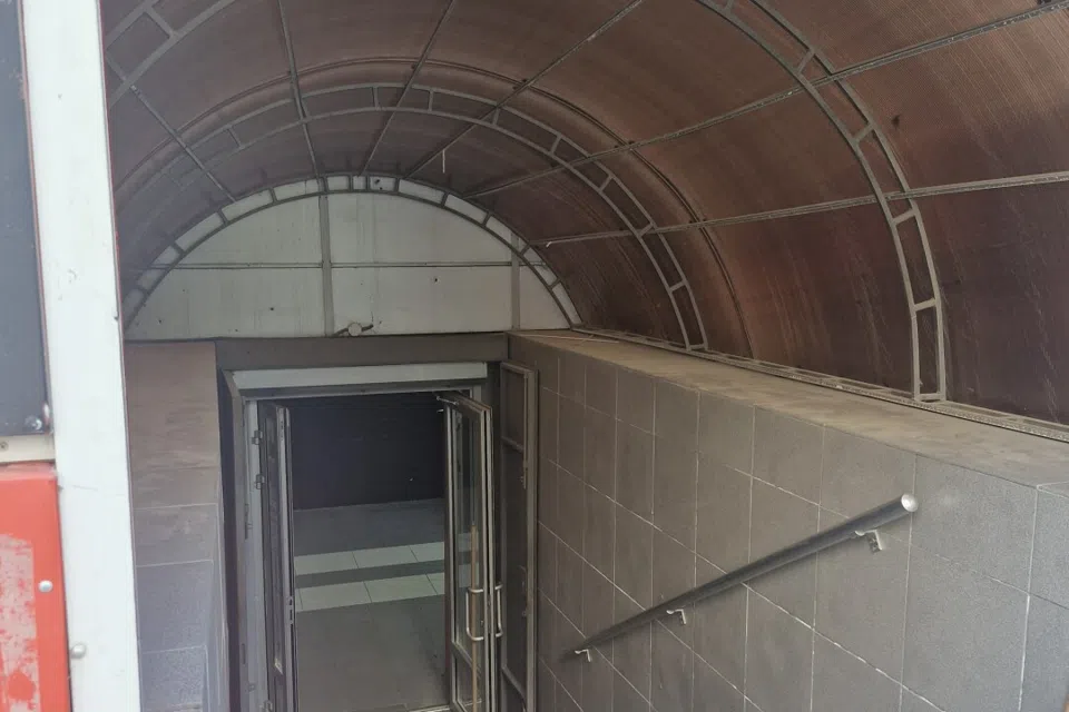 Сдаётся торговое помещение, 300 м²