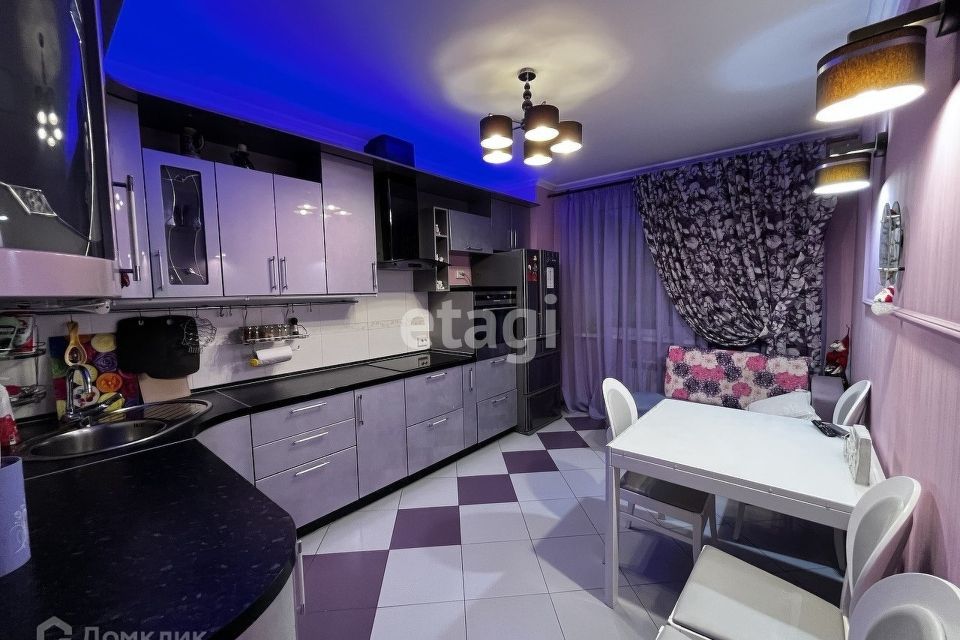 Продаётся 2-комнатная квартира, 61.5 м²