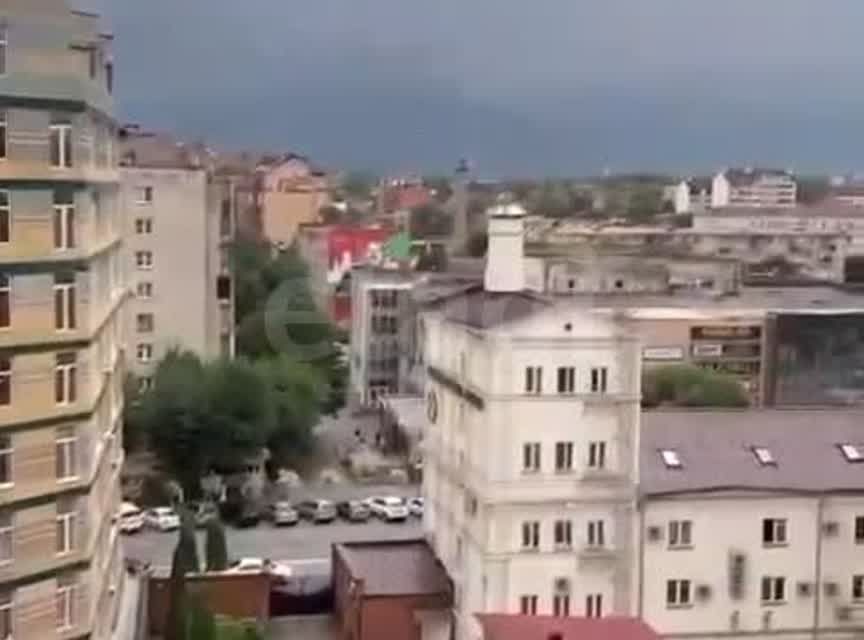 Продаётся 4-комнатная квартира, 237 м²