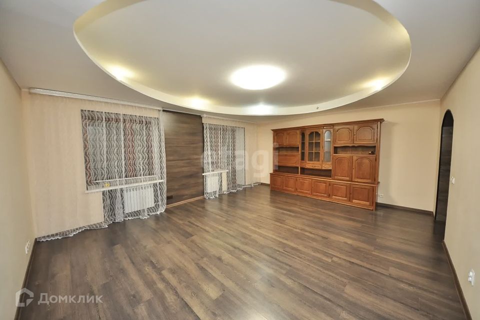 Продаётся 3-комнатная квартира, 108.9 м²