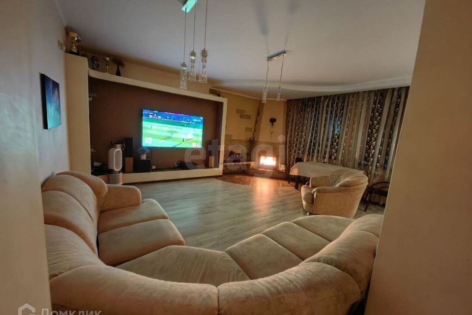 Продаётся 6-комнатная квартира, 224.9 м²
