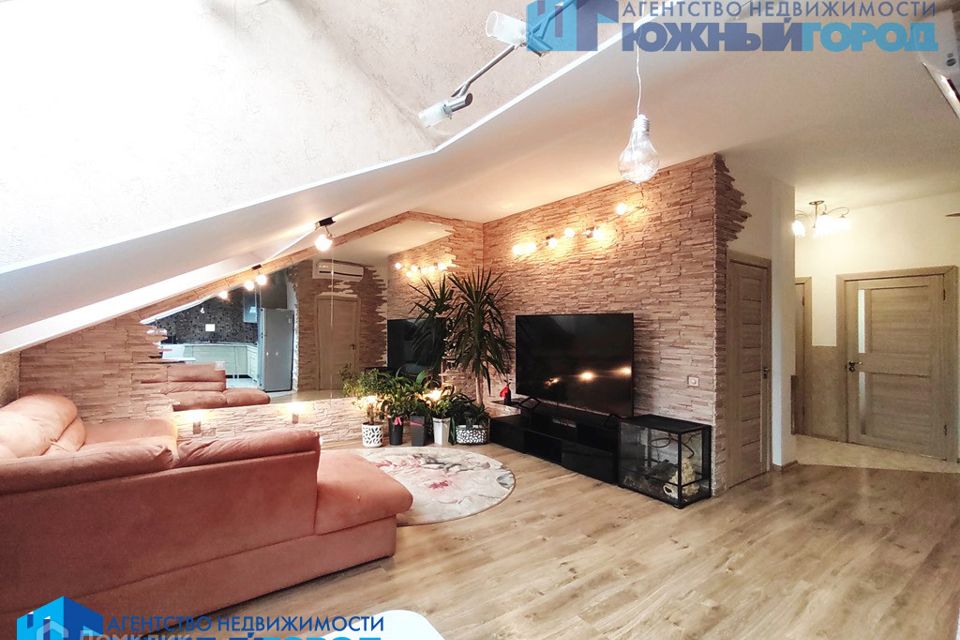 Продаётся 4-комнатная квартира, 106.7 м²