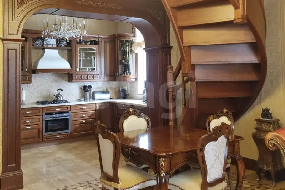 Продаётся 5-комнатная квартира, 155 м²
