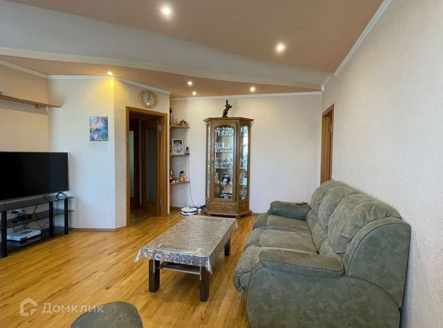 Продаётся 5-комнатная квартира, 130 м²