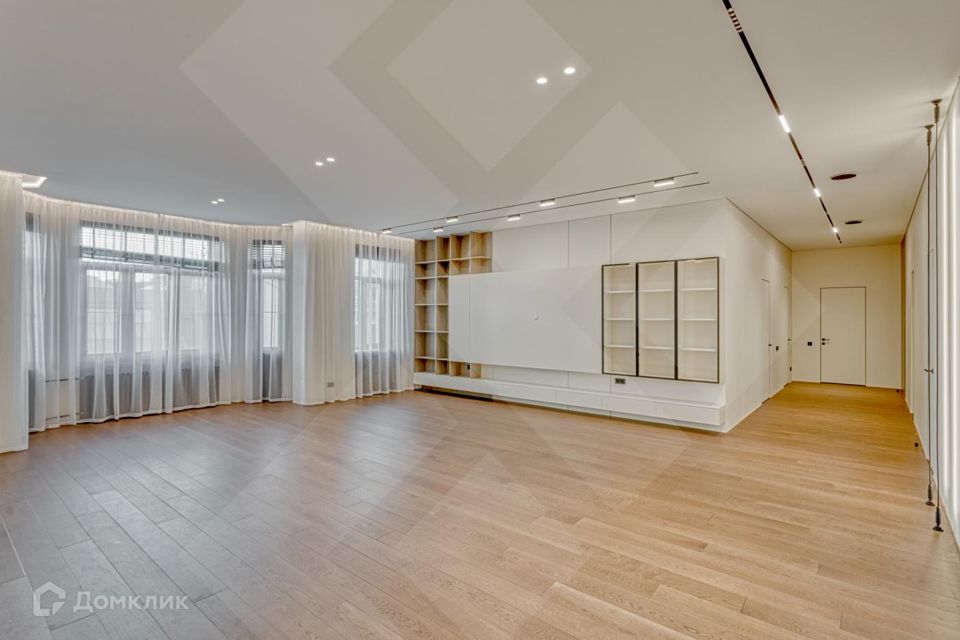 Сдаётся 4-комнатная квартира, 250.25 м²