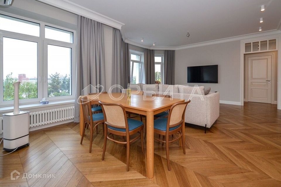 Продаётся 2-комнатная квартира, 109.2 м²